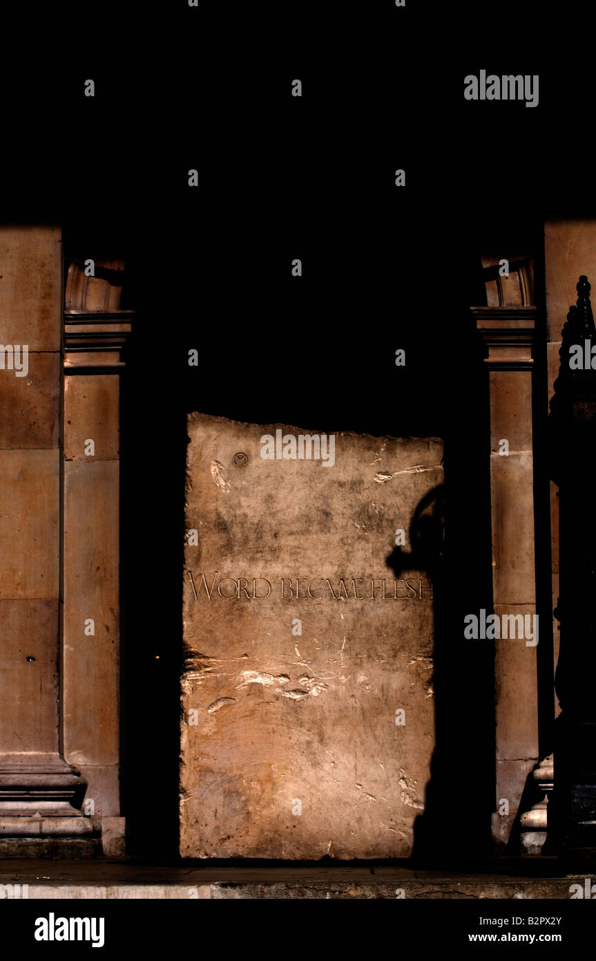 Ingresso di St Martin's nei campi, Trafalgar Square, London REGNO UNITO Foto Stock