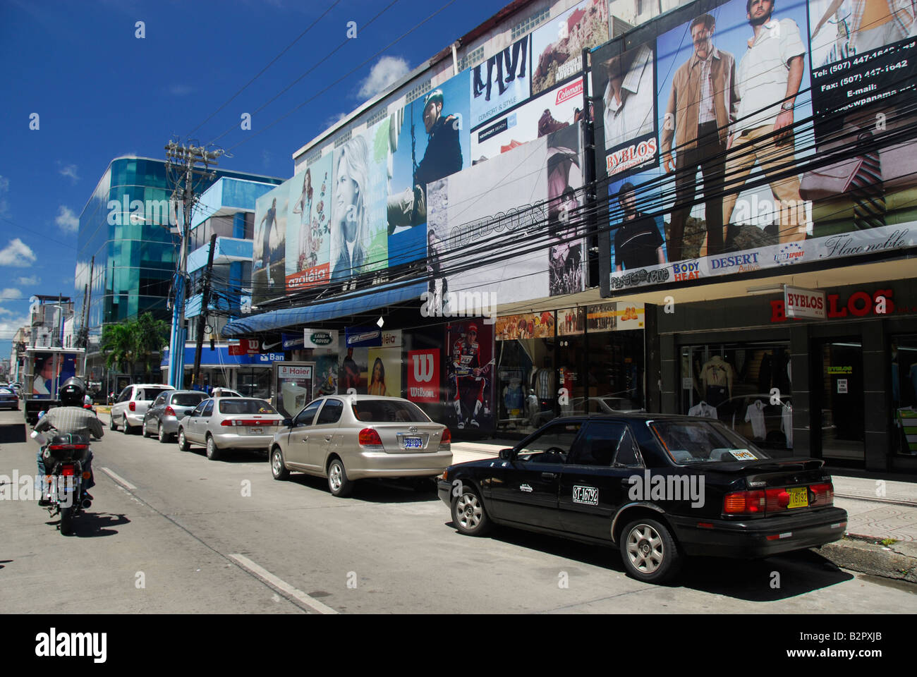 Street nella zona Libre (zona di libero scambio), Colon, Panama Foto Stock