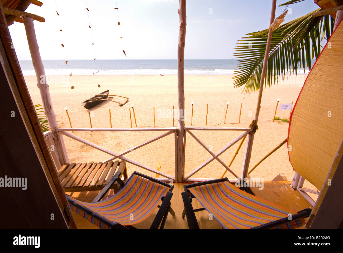 Vista della spiaggia di Agonda dal Beach Hut, a sud di Goa, India, Asia Foto Stock