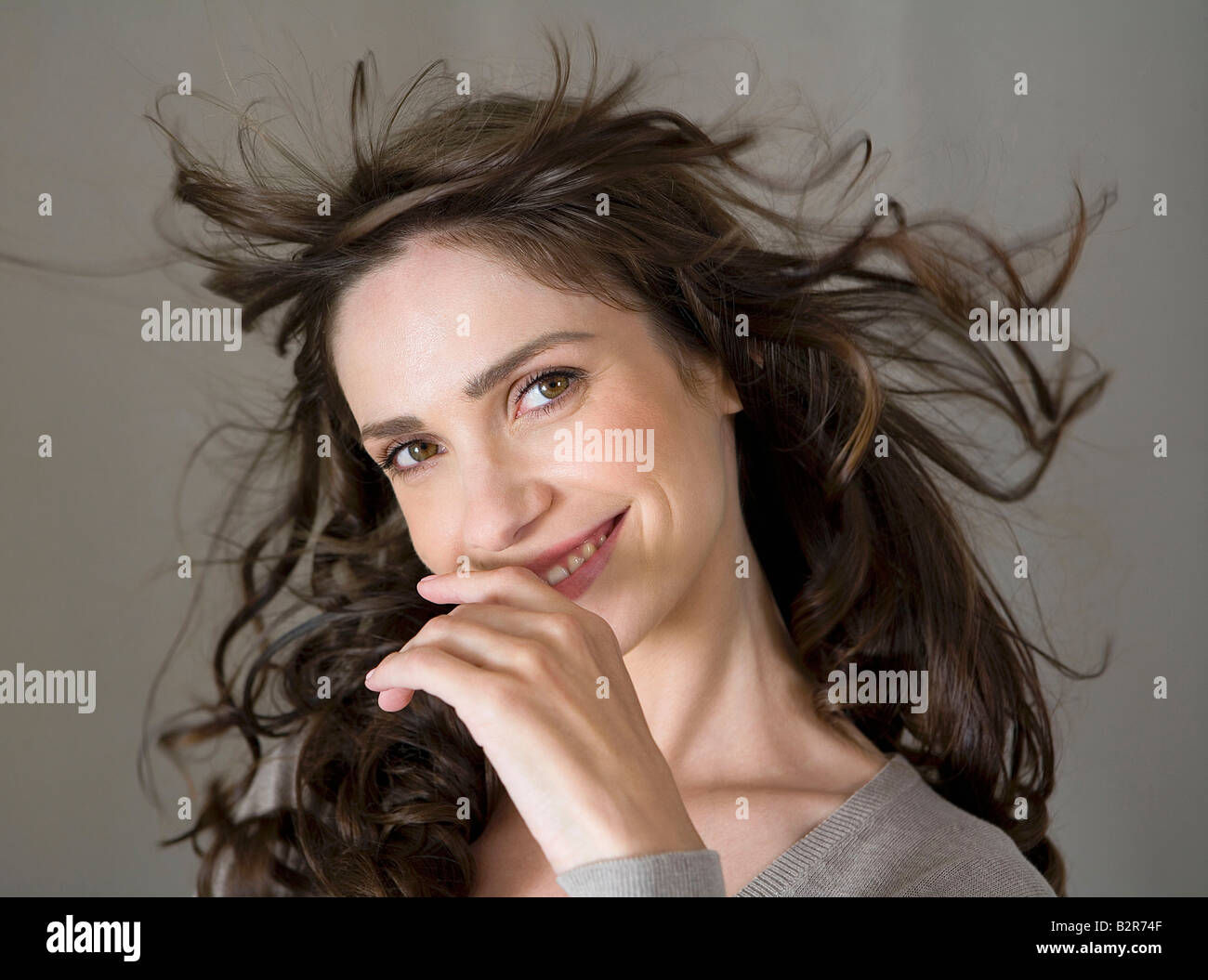 Ritratto di donna sorridente Foto Stock