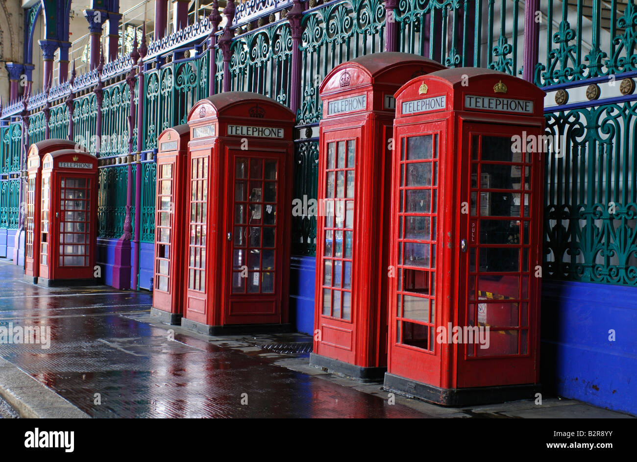 Le cabine telefoniche nel mercato Smithfield Charterhouse Street London Foto Stock