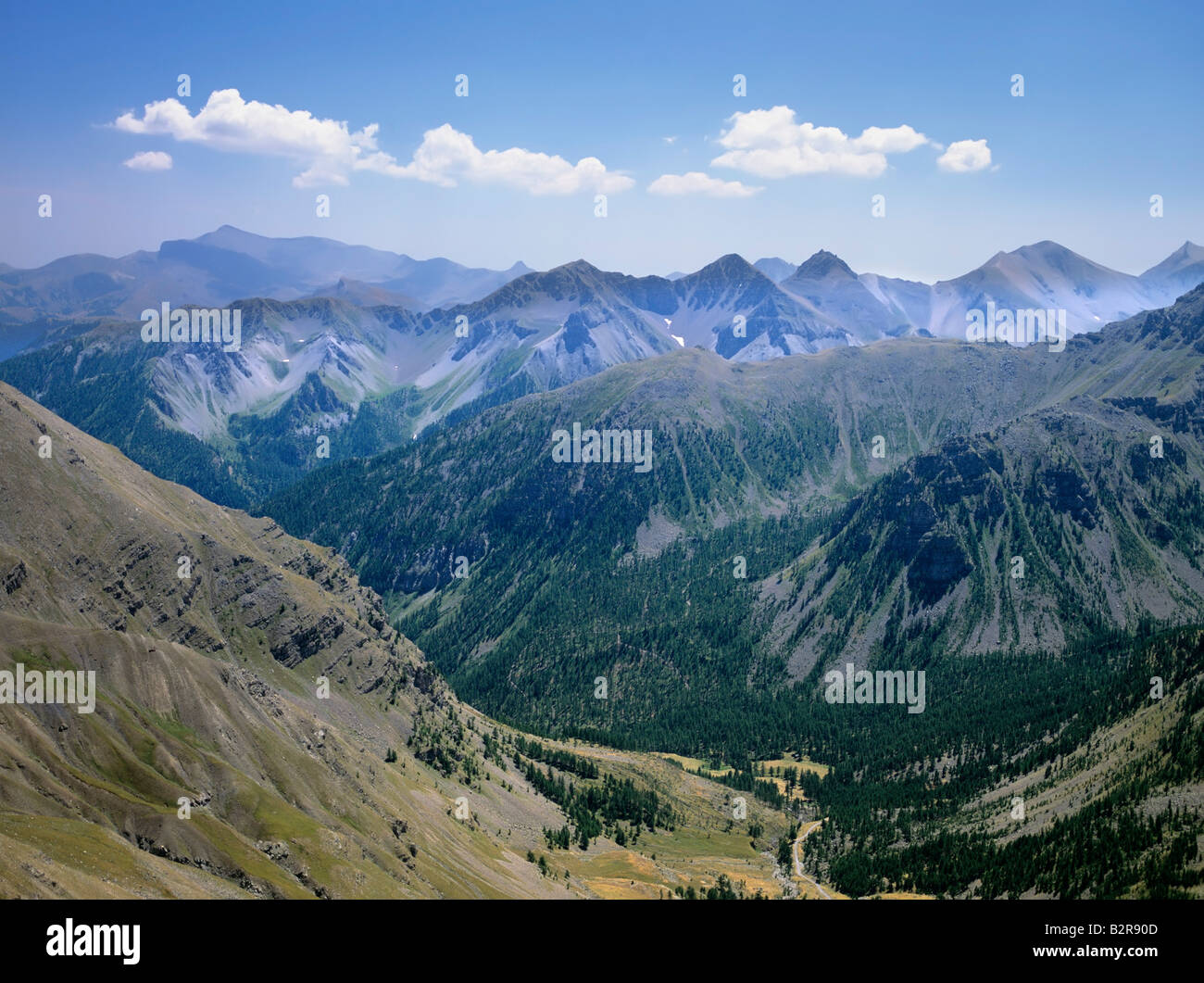 Il più alto d'Europa passano a 2715 metri le cime del Col de la bonnette restefond Alpes maritimes mercantour alpi francesi Francia UE Foto Stock