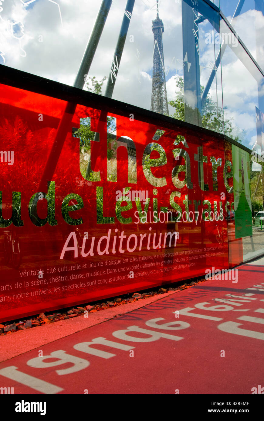 Francia Parigi torre Eiffel dal Quai Branly Museum Foto Stock