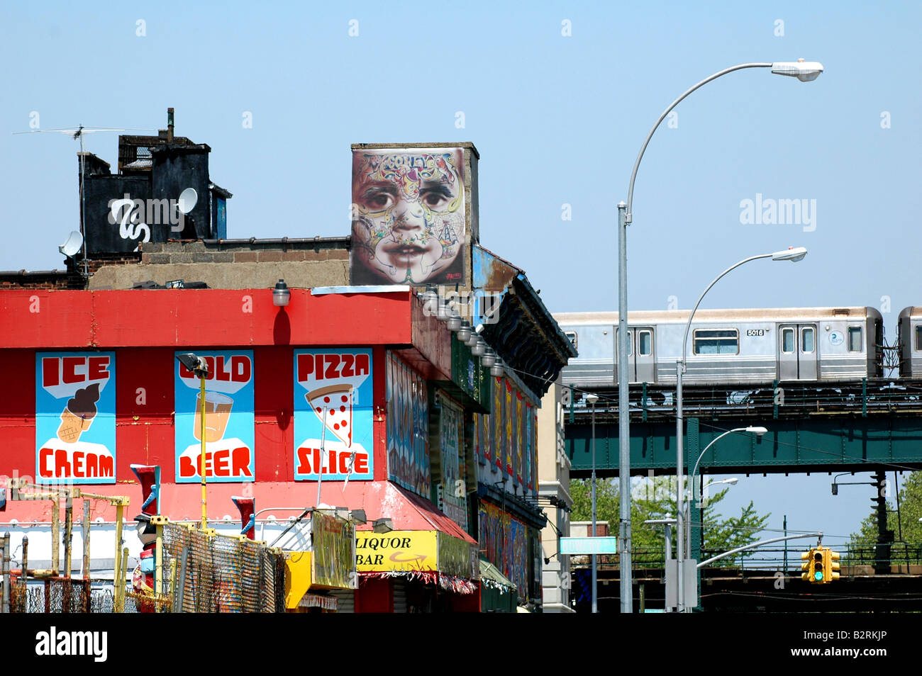 Vista del blocco a Coney island Amusement Park dove il freak show e bar e pizzeria si trovano Foto Stock