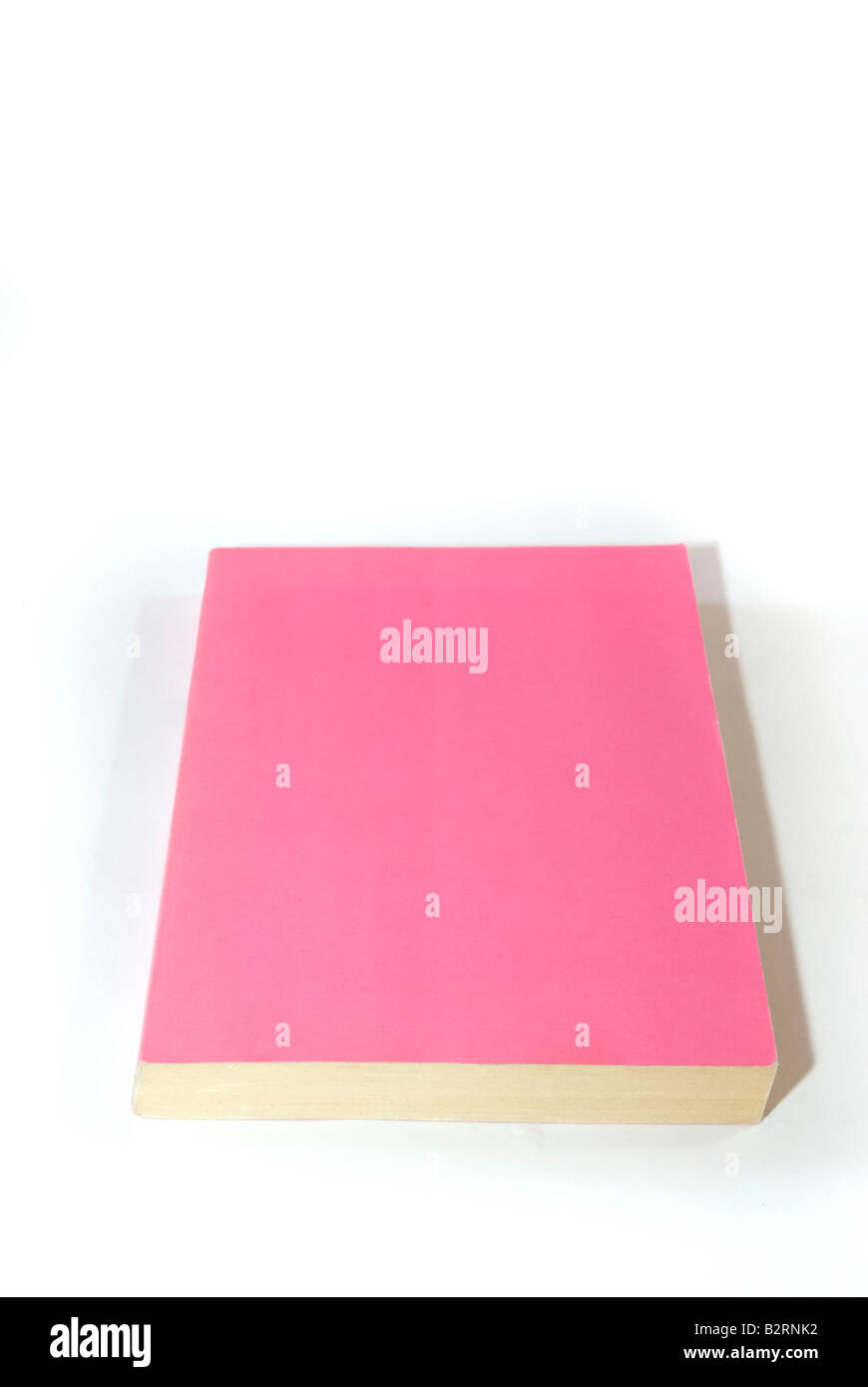 Una rosa libro in brossura con solo un codice a barre sul coperchio della letteratura numero seriale concetti Foto Stock