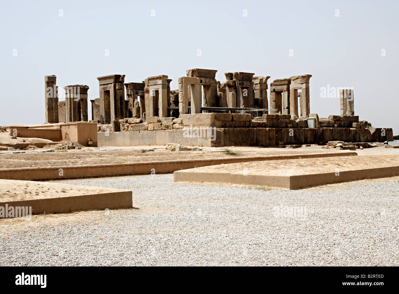 Iran Persepolis resti del complesso palazzo vista da N-E Foto Stock