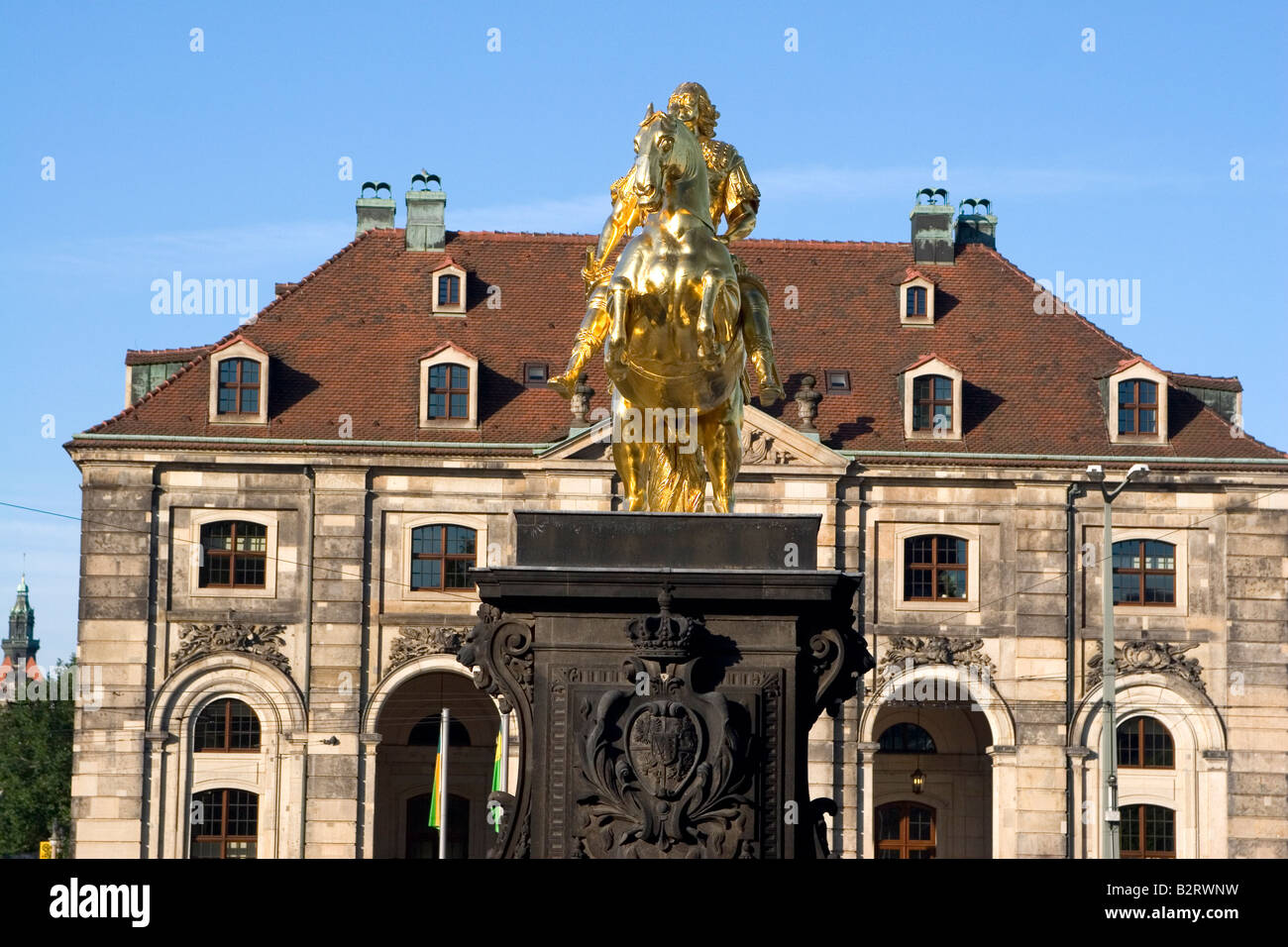 Il Golden Rider statua in Neustadt di Dresda. La statua è di Frederich Augusto II, l'Elettore di Sassonia. Foto Stock