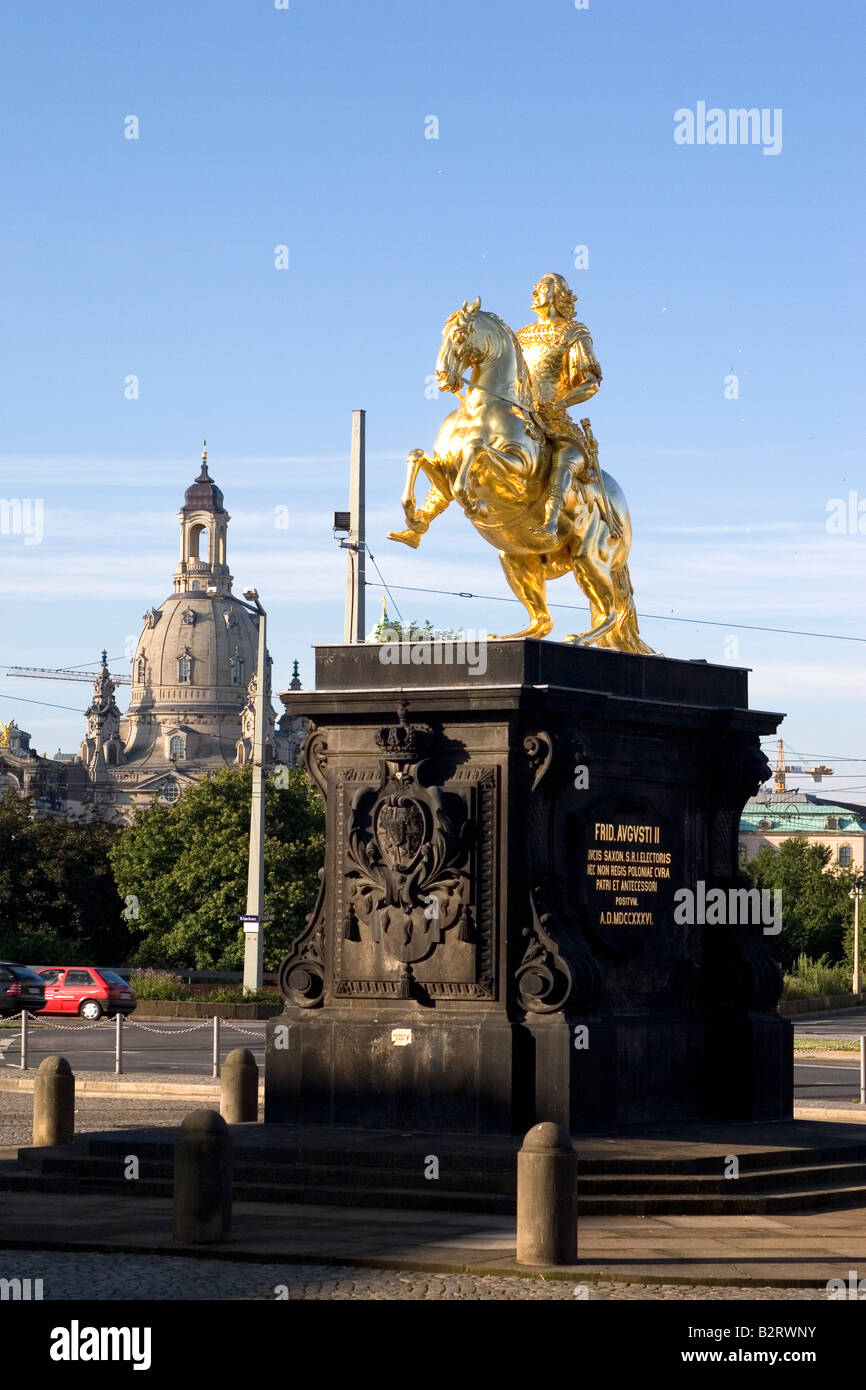 Il Golden Rider statua in Neustadt di Dresda. La statua è di Frederich Augusto II, l'Elettore di Sassonia. Foto Stock