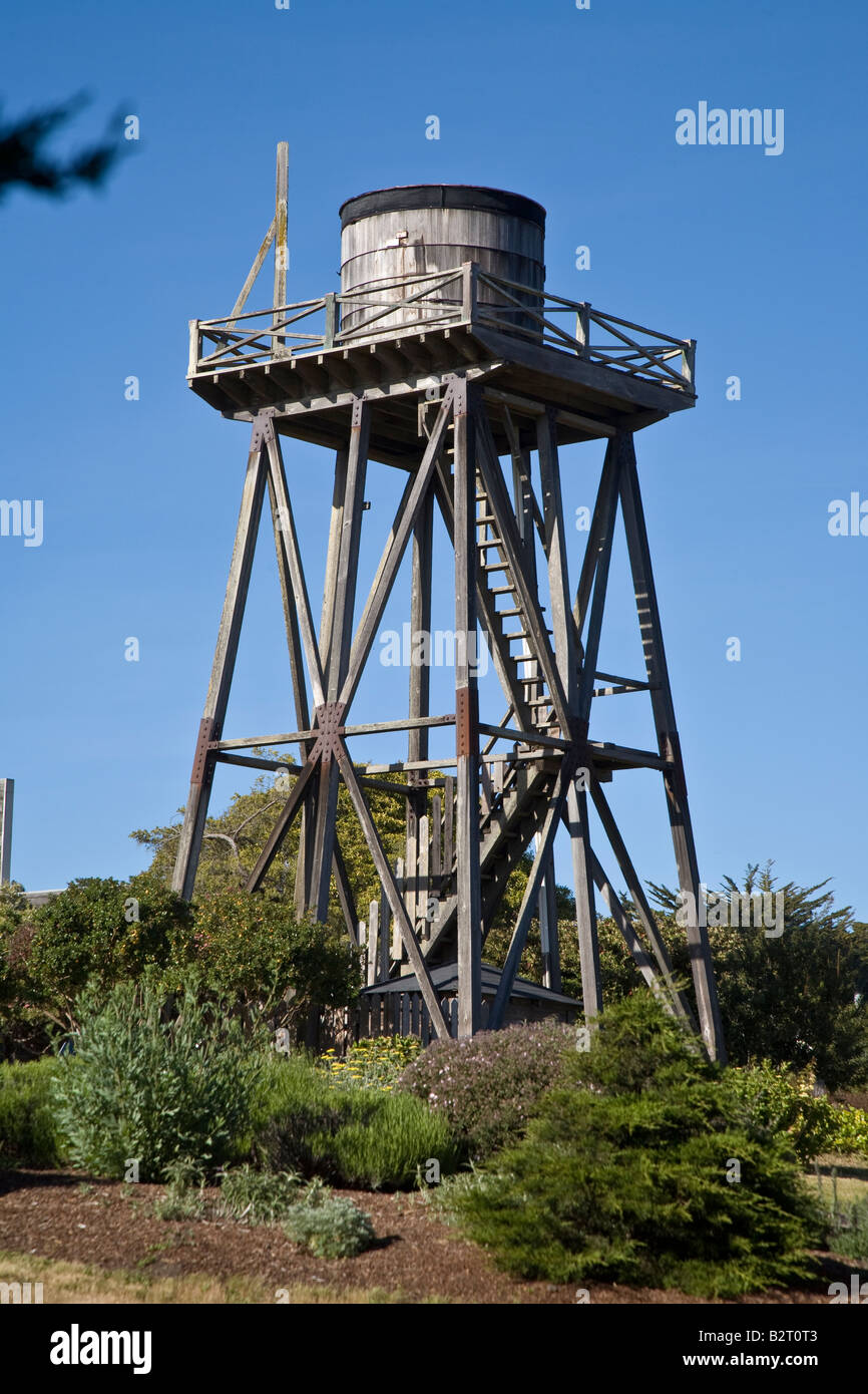 Water Tower Mendocino California USA. La città non ha acqua di comunità ma deve basarsi sui pozzetti. Foto Stock