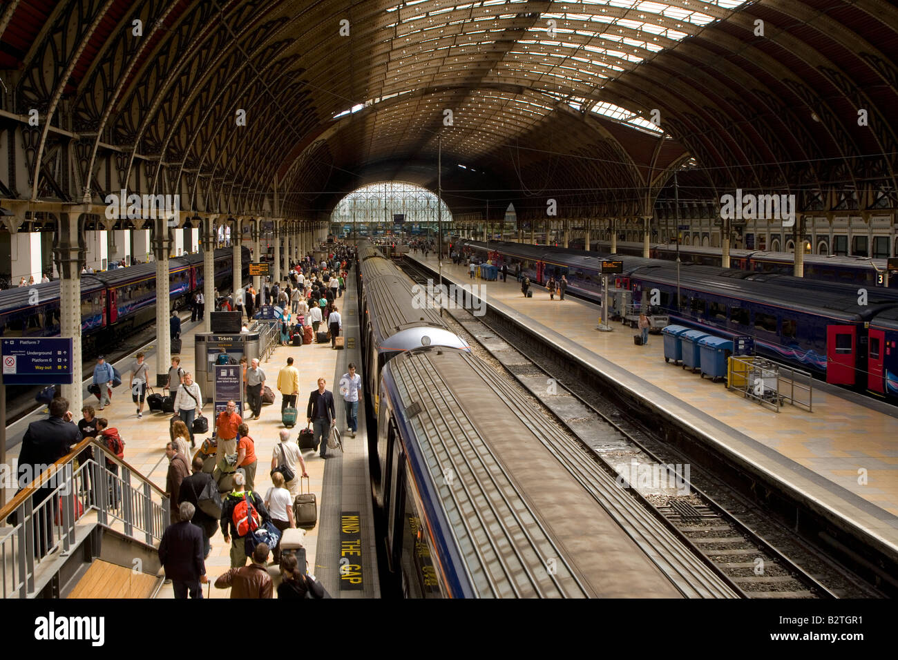 La stazione di Paddington a Londra estate Foto Stock