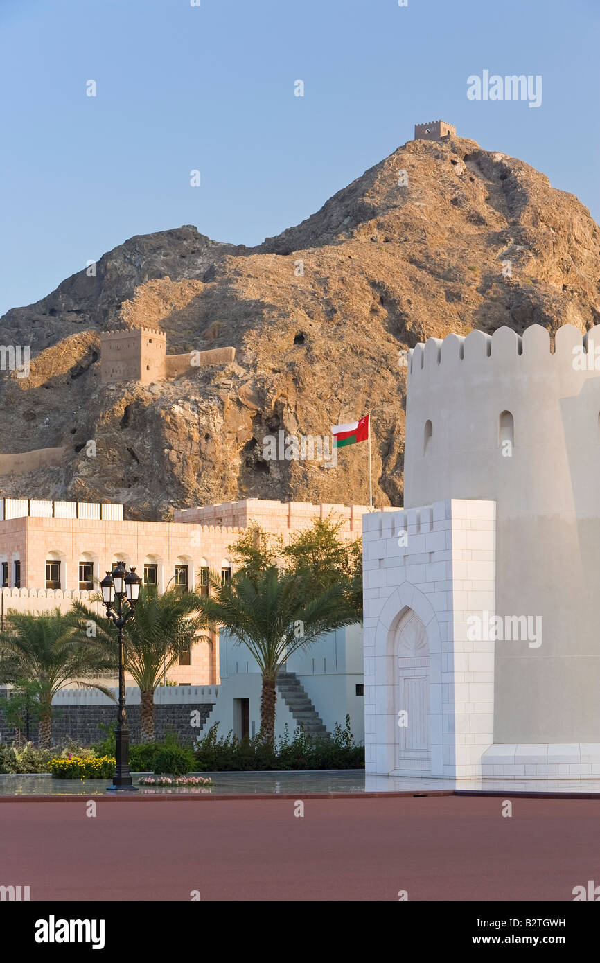 Palazzo Al Alam nella città vecchia di Muscat. Si tratta di una delle residenze reali di Sultan Qaboos, la testa del Sultanato di Oman. Foto Stock