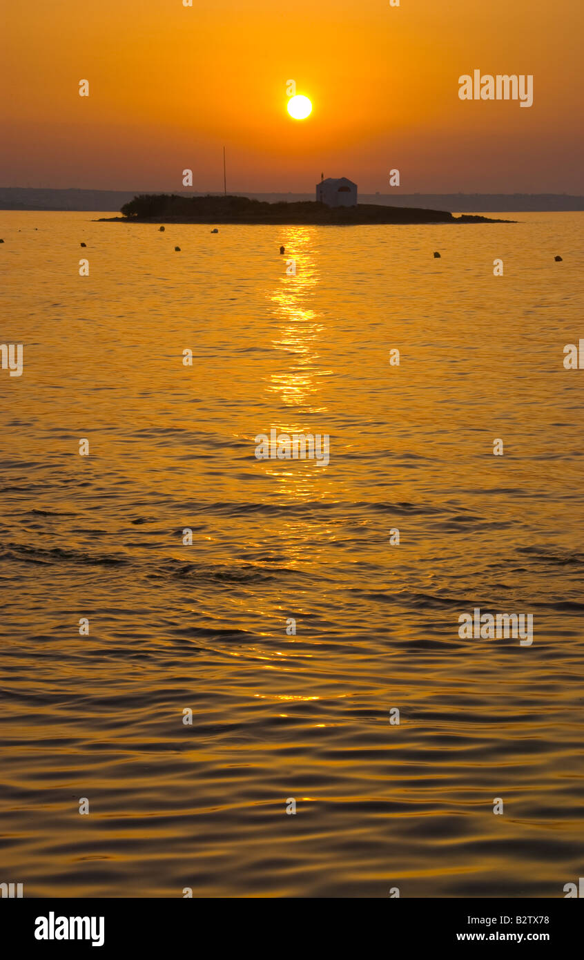 Tramonto su Malia sul Greco isola mediterranea di creta GR EU Foto Stock