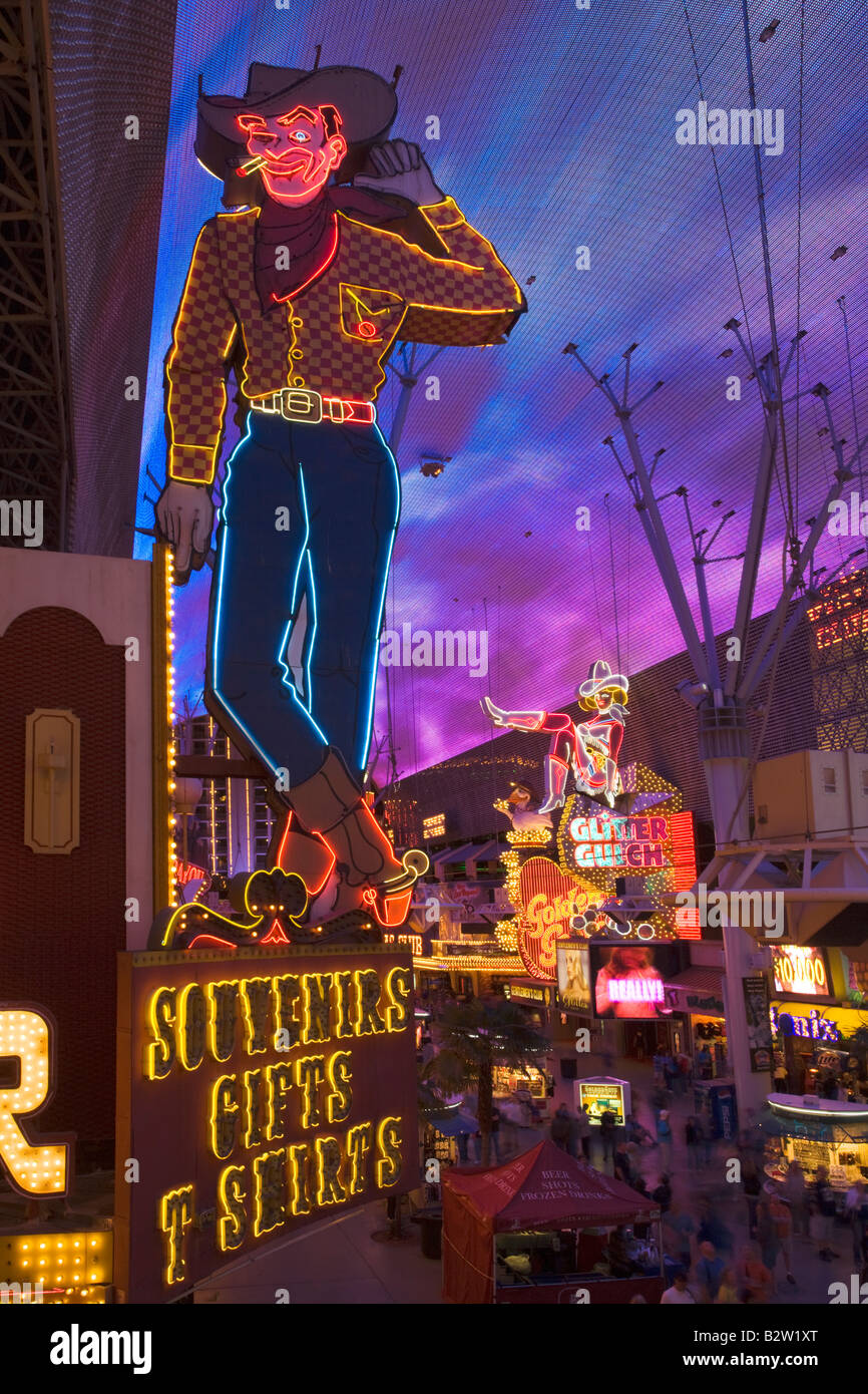 La famosa Las Vegas Vic cowboy al neon Foto Stock