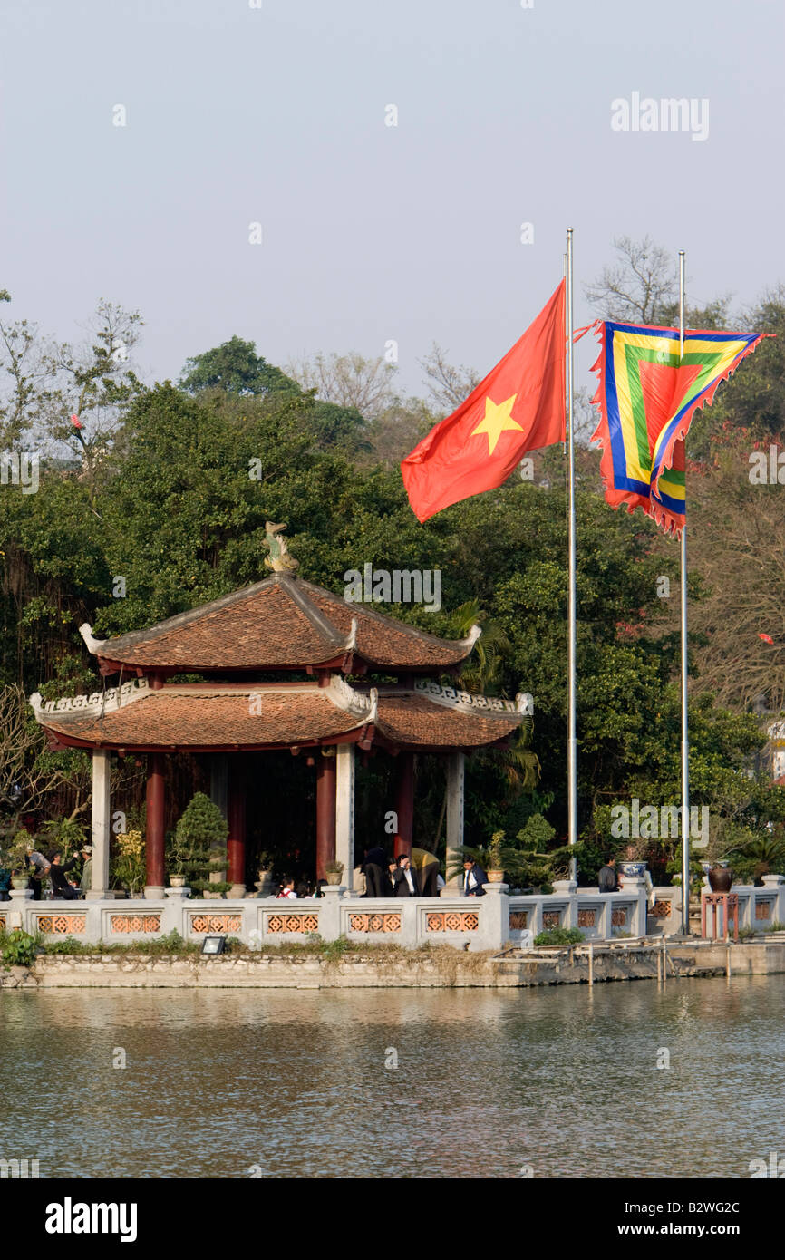 Ngoc Son Jade tempio di montagna nel Lago Hoan Kiem Hanoi Vietnam Foto Stock
