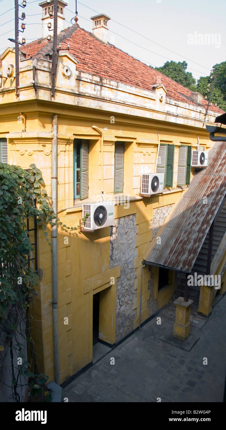 Cortile interno Hoa Lo prigione una volta noto come Hanoi Hilton Hanoi Vietnam Foto Stock