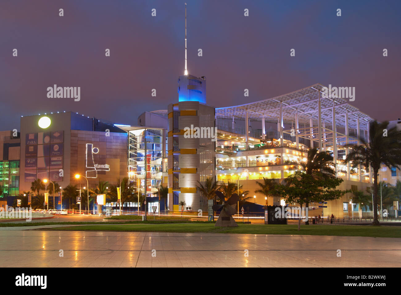 Centro Comercial El Muelle (centro commerciale) vicino al Parque Santa Catalina a Las Palmas di Gran Canaria nelle Isole Canarie Foto Stock