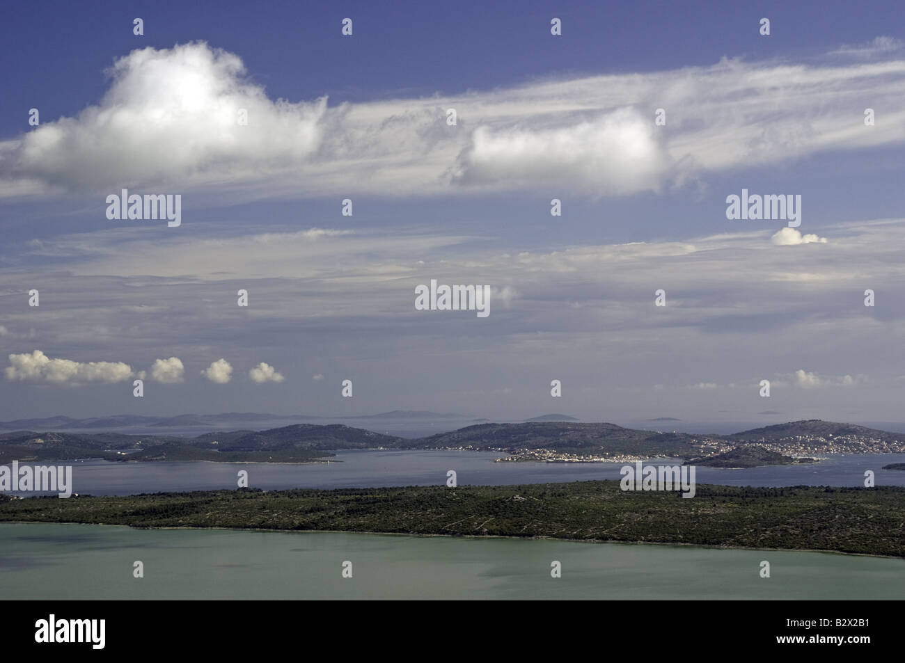 Le isole Incoronate arcipelago, con il lago di Vrana in primo piano Foto Stock