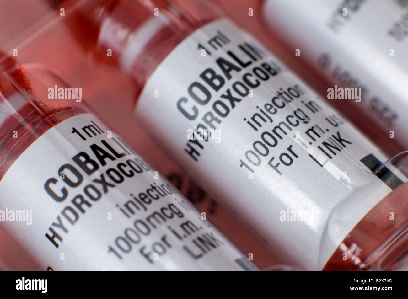 Vitamina B12 fiale per iniezione Foto Stock