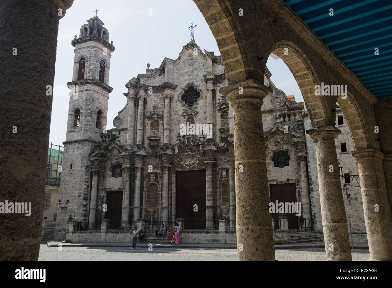 Chiesa coloniale nella Vecchia Havana, Cuba Foto Stock