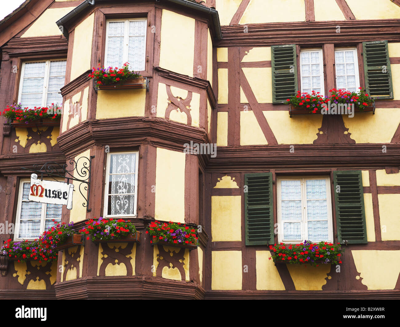 FOLK MUSEUM alloggiato in legno edificio rinascimentale MARMOUTIER ALSACE FRANCIA Foto Stock