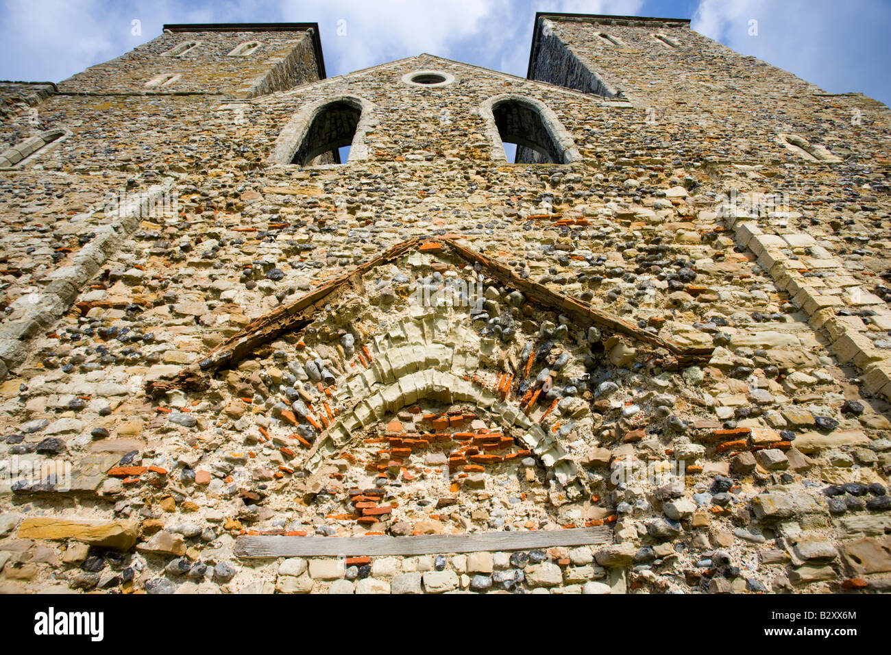 L'antica rovina Chiesa di St Mary s a Reculver Kent Foto Stock