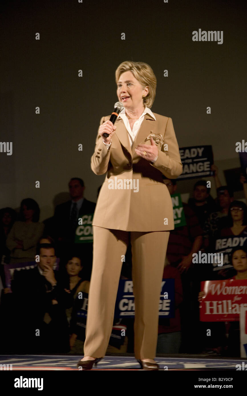 Hillary Clinton, parlando al rally dopo Iowa democratico dibattito presidenziale, Drake University Foto Stock