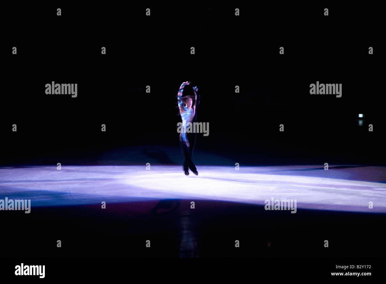 Johnny Weir figura skater effettuando in corrispondenza di " Champions on Ice", 27 maggio 2007 presso il centro di fiocco, Los Angeles, California Foto Stock