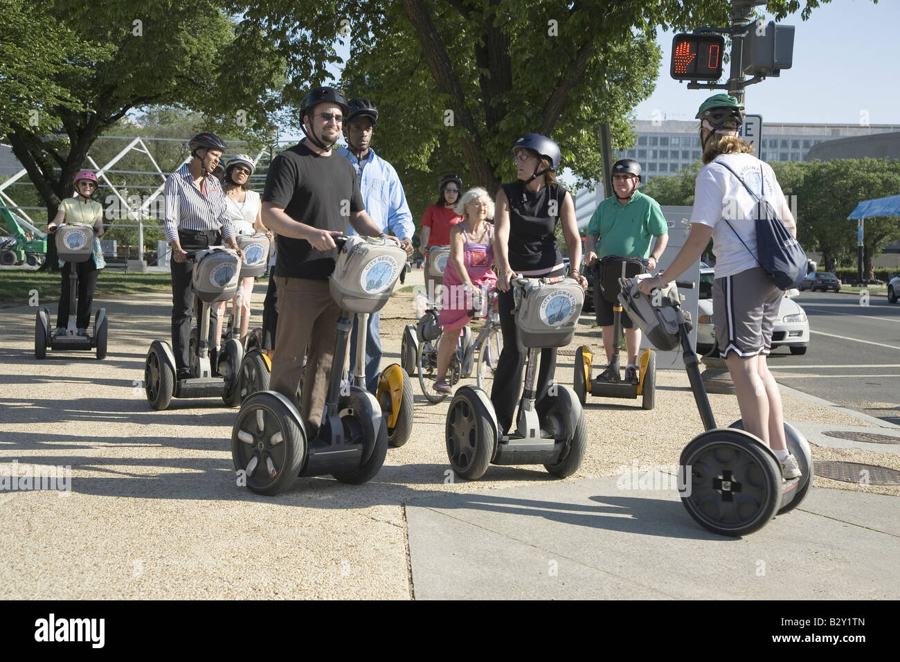 I turisti escursioni su un Segway Tour di Washington, DC. Foto Stock