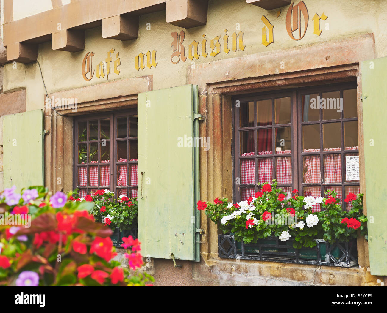 AU RAISIN D'OR CAFE MARMOUTIER ALSACE FRANCIA Foto Stock