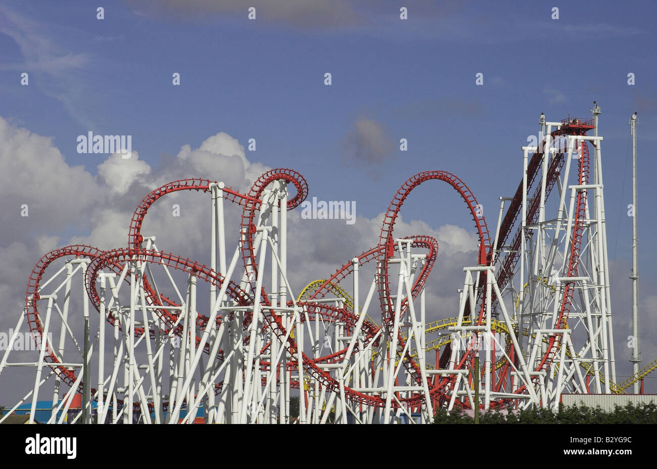Un roller coaster al Fantasy Island resort per vacanze, Lincolnshire, England, Regno Unito Foto Stock