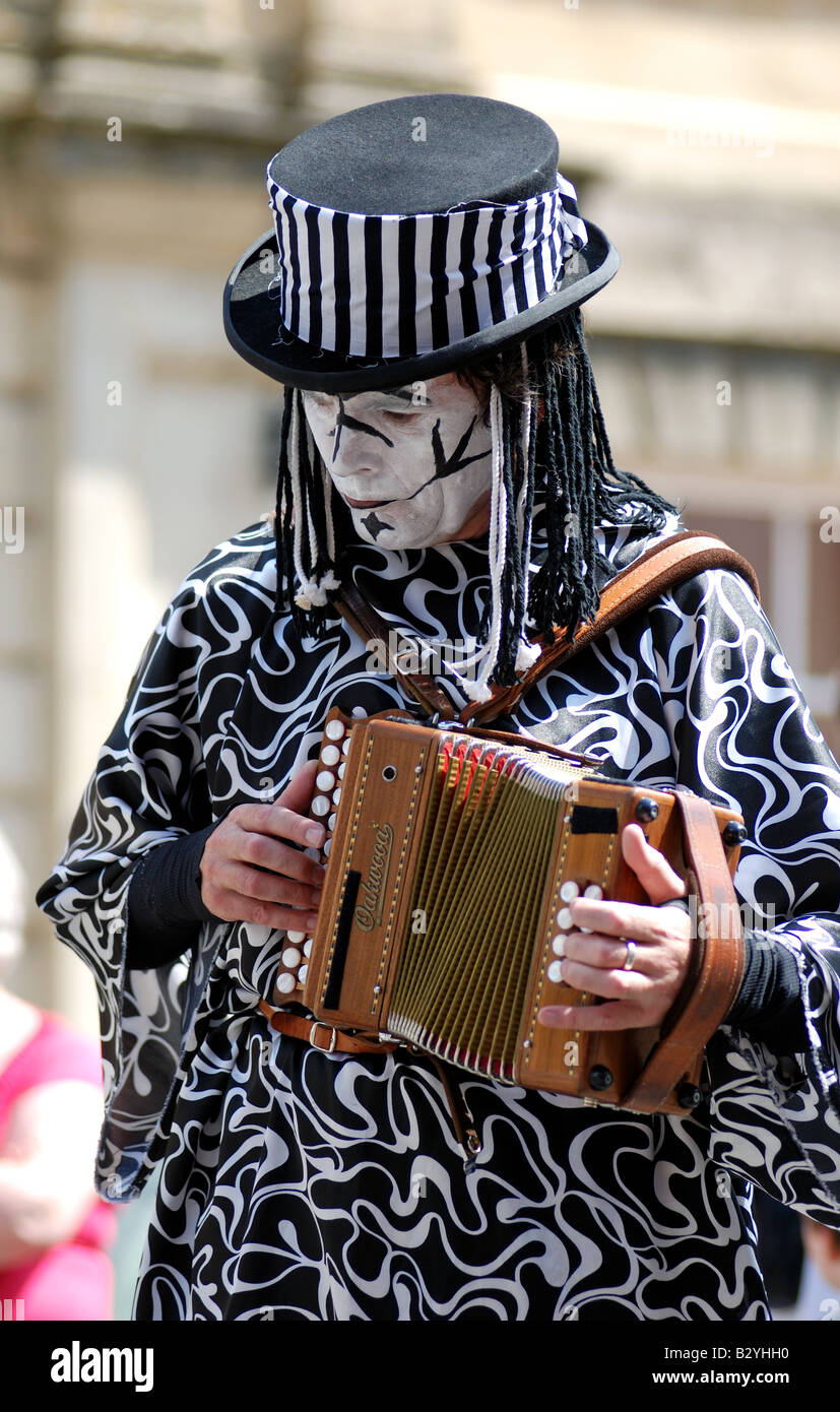 Diga di maiale Molly suonatore di melodeon a Warwick Folk Festival 2008 REGNO UNITO Foto Stock