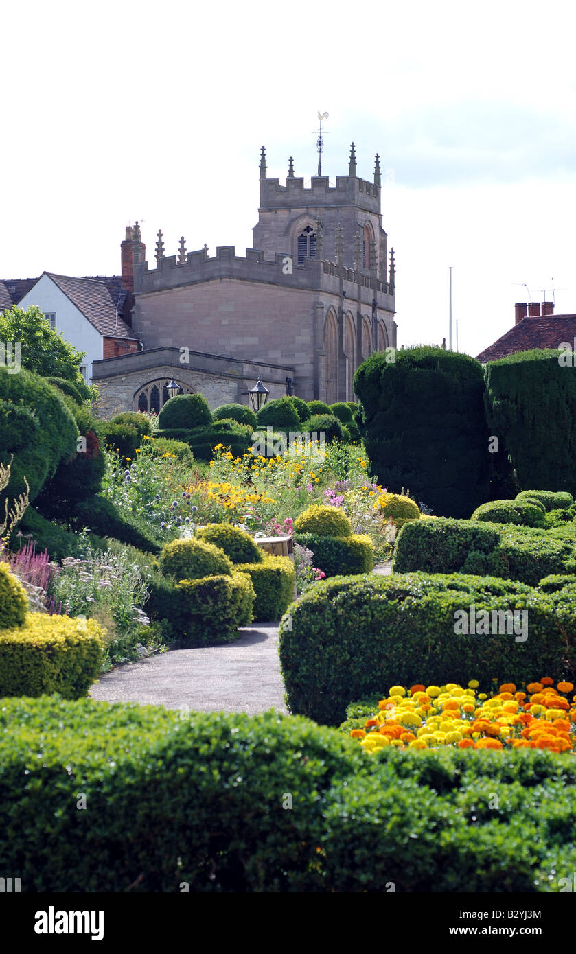 Guild Chapel e grande giardino di nuovo luogo, Stratford-upon-Avon, Warwickshire, Inghilterra, Regno Unito Foto Stock