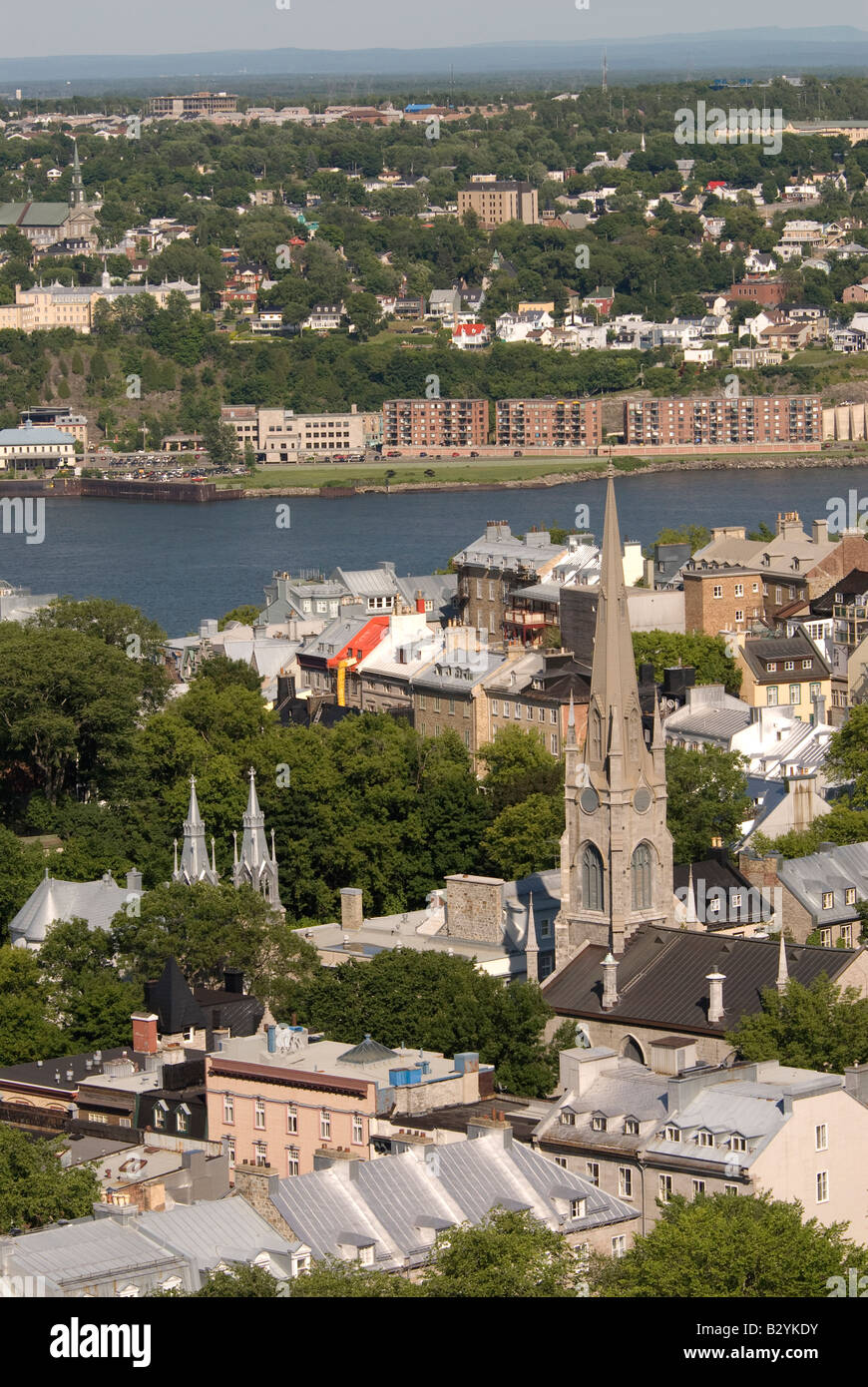 Antenna della città di Québec, Canada, quartiere storico che mostra tradizionale architettura francese e il fiume San Lorenzo, spazio aperto Foto Stock