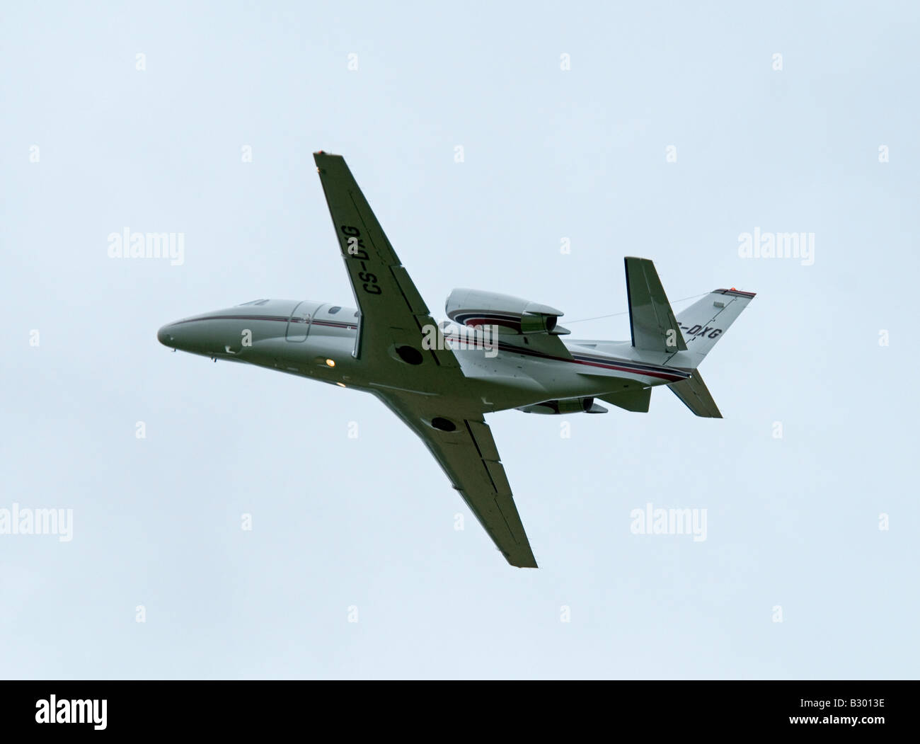Il Cessna Citation Excel (Modello 560XL) lasciando Aviosuperficie Inverness Foto Stock