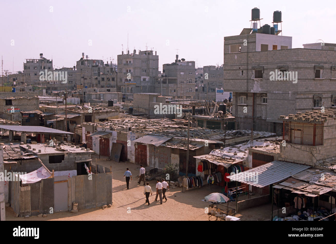 Paesaggio urbano in vista della città a Rafah nella striscia ...