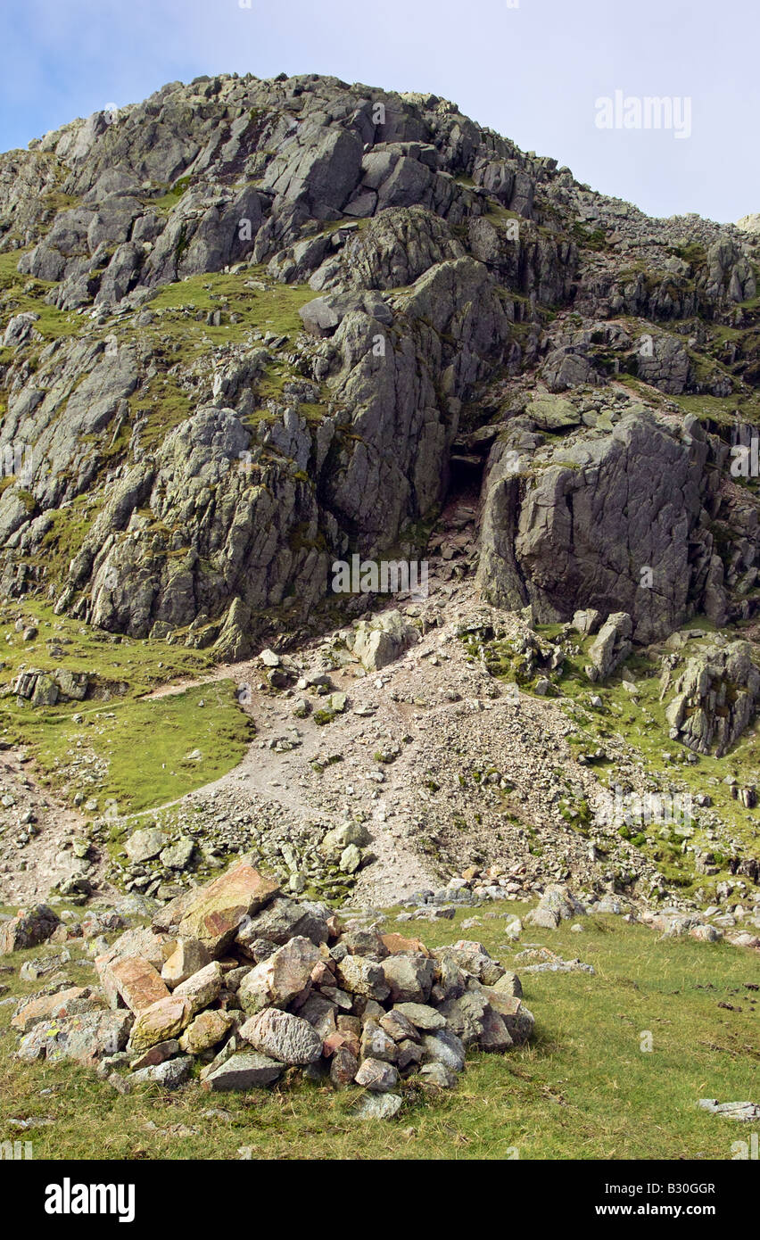 Il brutto passo su Crinkle Crags, nel Lake District inglese, Langdale, Cumbria, Inghilterra, Regno Unito. Foto Stock