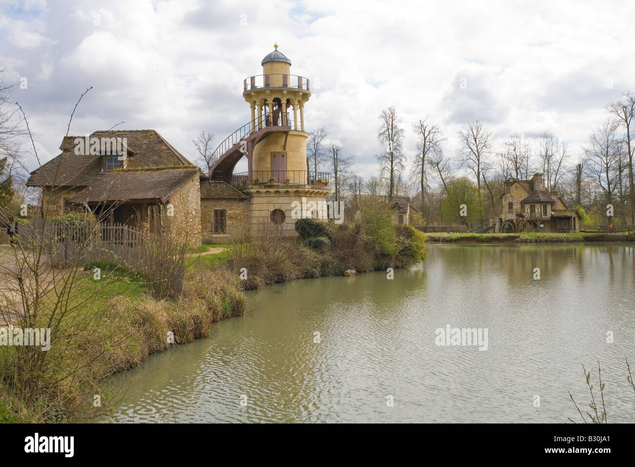 Torre di Marlborough Casale della regina Maria Antonietta's wagon Hameau de la Reine Petit Trianon a Versailles vicino a Paris Francia France Foto Stock