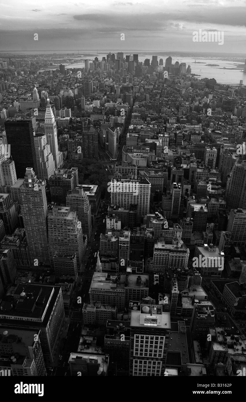 Manhattan dall' Empire State building Foto Stock