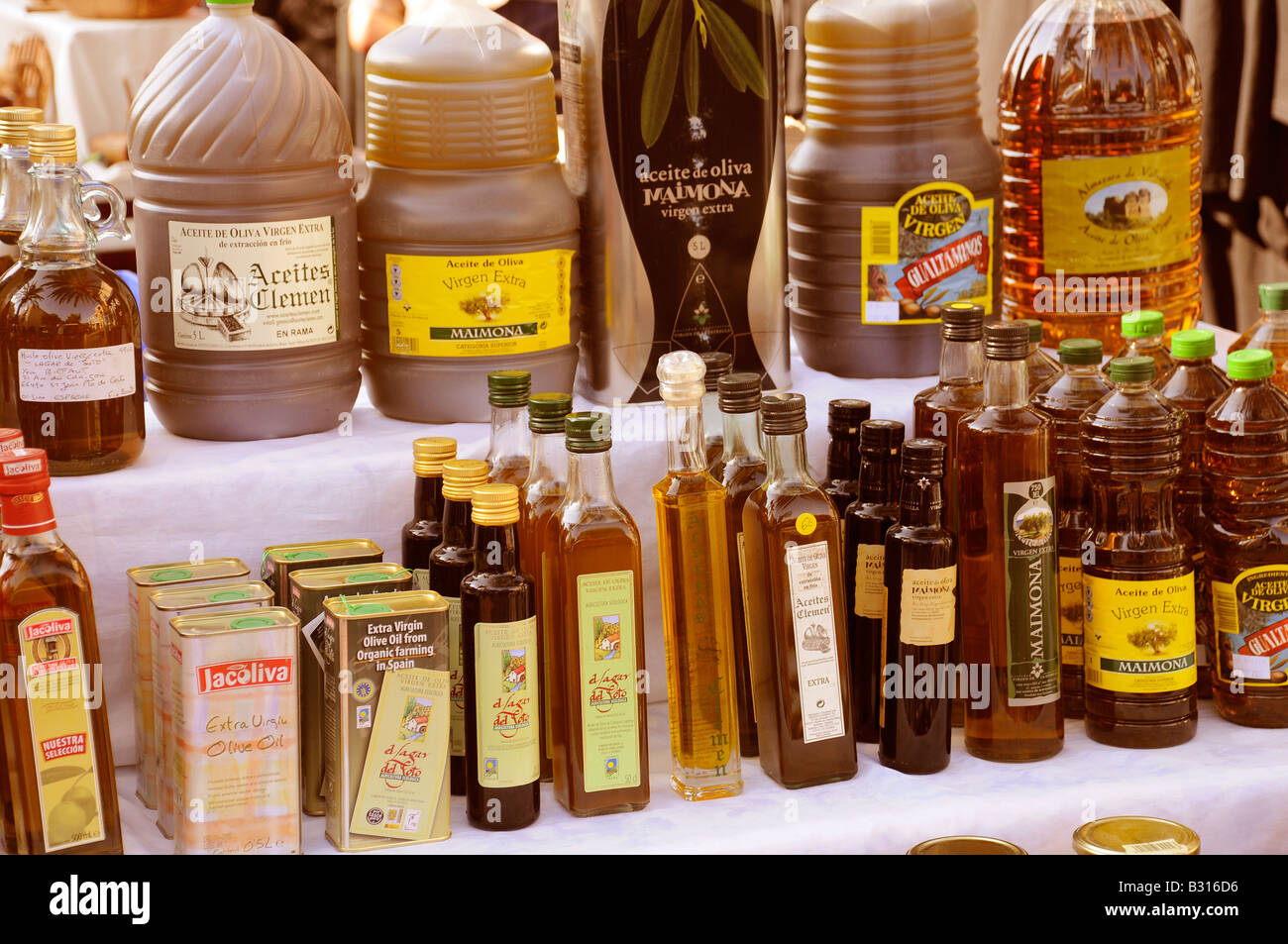 Oli di cottura SUL MERCATO IN STALLO FRANCIA Foto Stock