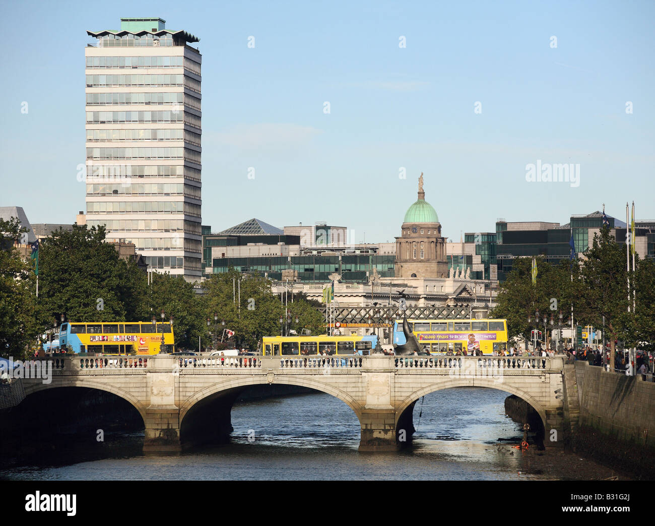 Il Custom House oltre il fiume Liffey a Dublino, Irlanda Foto Stock