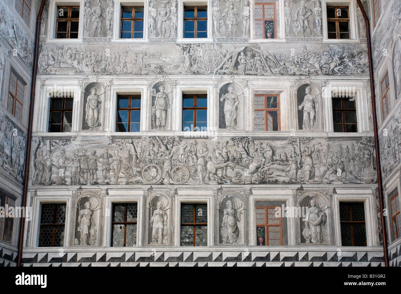 Innsbruck: Schloss Ambras: dipinti esterni Foto Stock