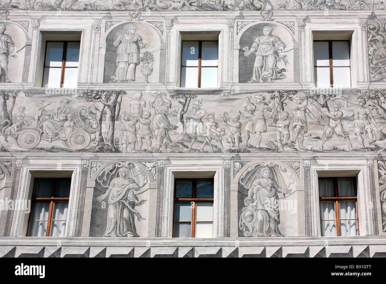 Innsbruck: Schloss Ambras: dipinti esterni Foto Stock