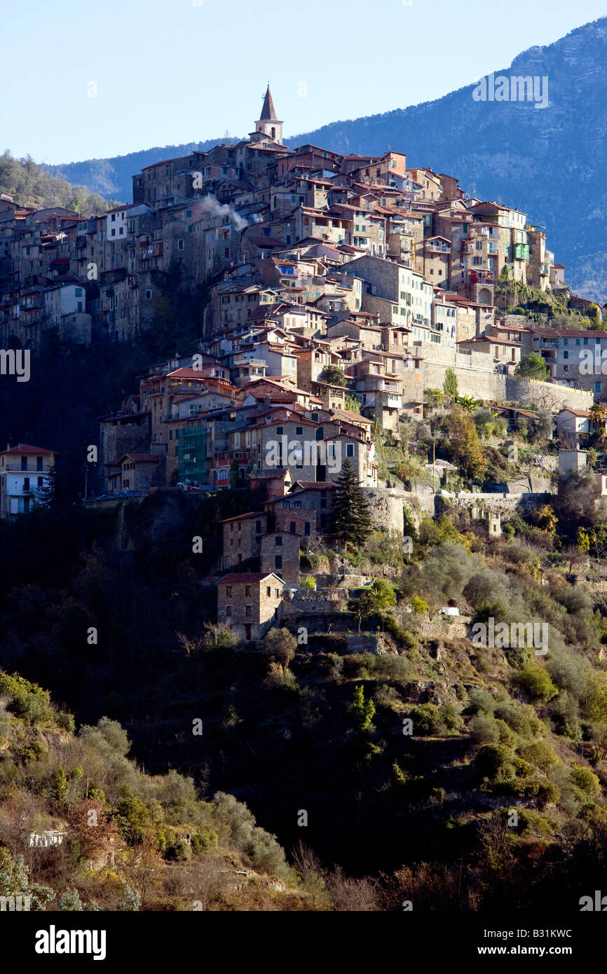 Comune di Apricale in Liguria vicino a Ventimiglia Foto Stock