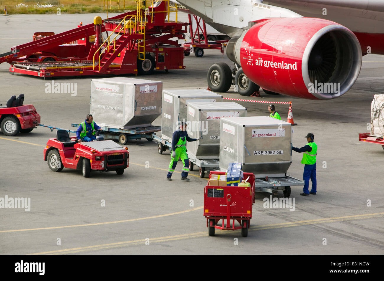 Un Air Greenland volo a Kangerlussuaq airport portando merci e turisti per la Groenlandia Foto Stock