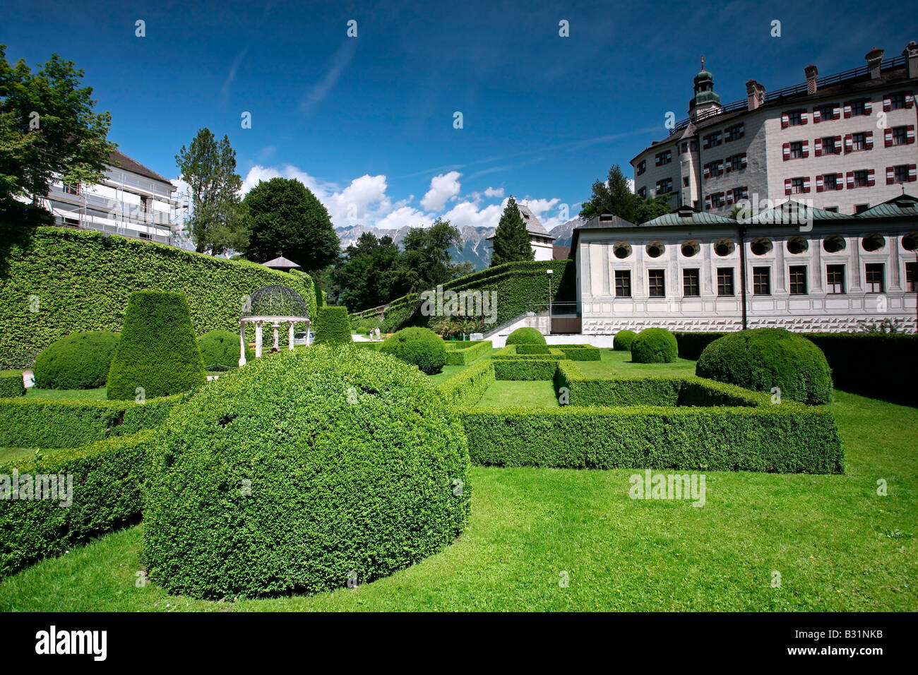 Innsbruck: Schloss Ambras: Palazzo e Giardini Foto Stock