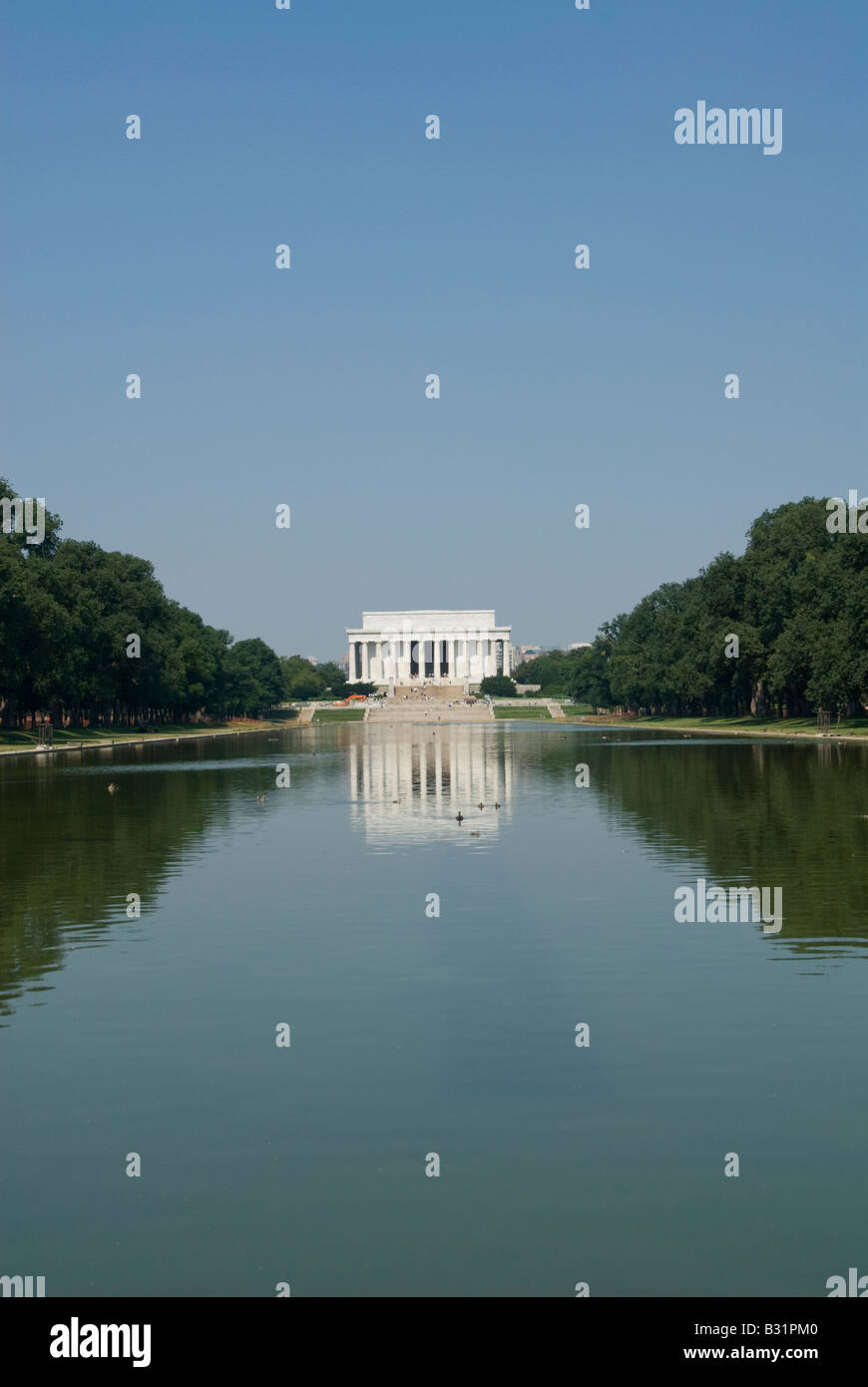 La piscina riflettente sul National Mall con il Lincoln Memorial in background, a Washington, DC. Foto Stock