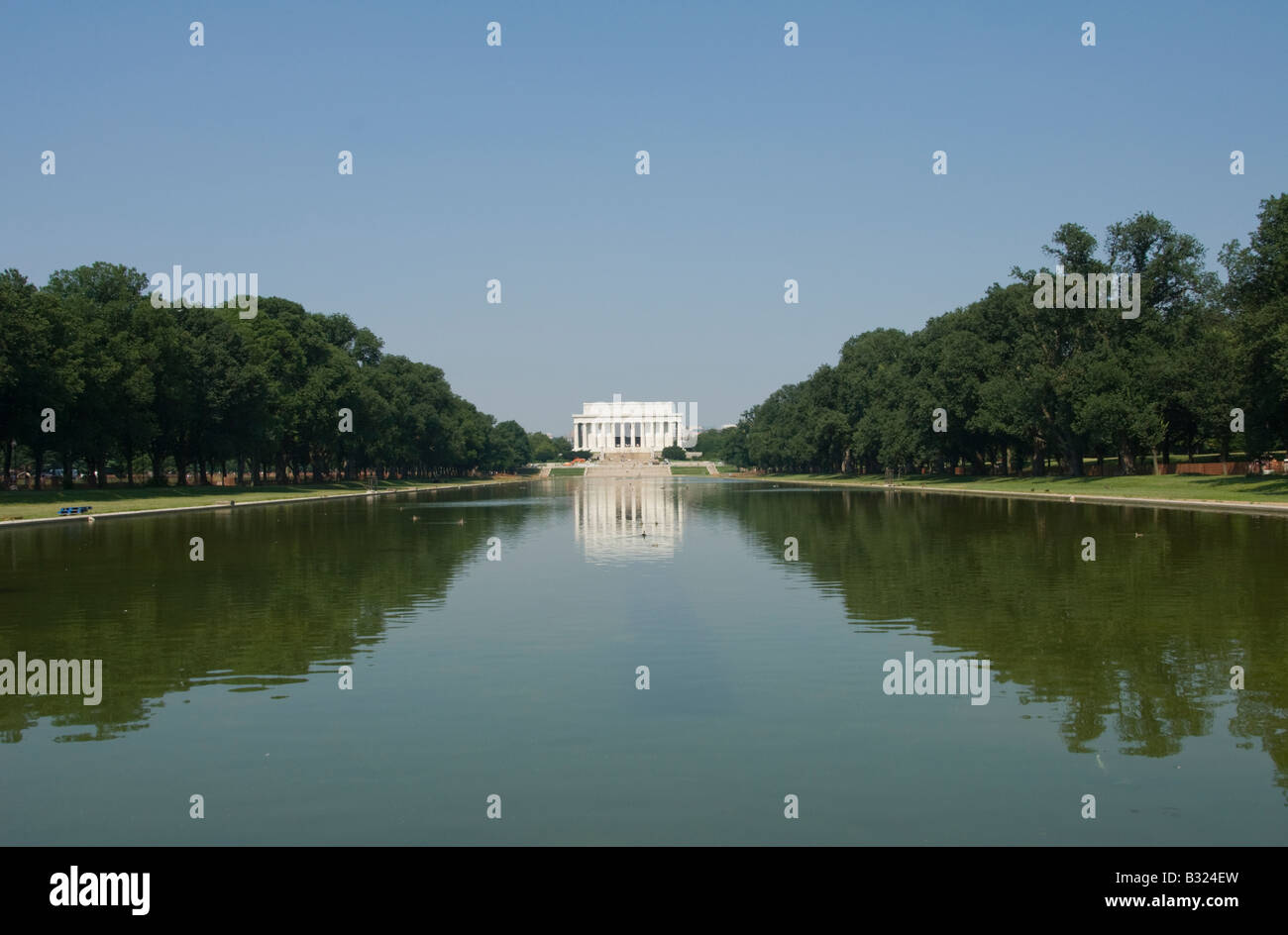 La piscina riflettente sul National Mall con il Lincoln Memorial in background, a Washington, DC. Foto Stock