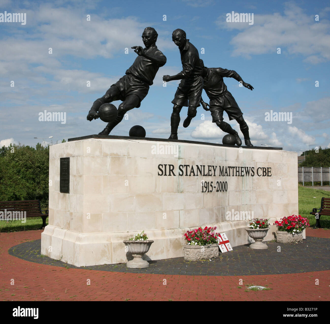 Statua di Sir Stanley Matthews al Bet 365 (ERA) Britannia Stadium casa di Stoke City Football Club, Stoke on Trent, Staffordshire, England, Regno Unito Foto Stock