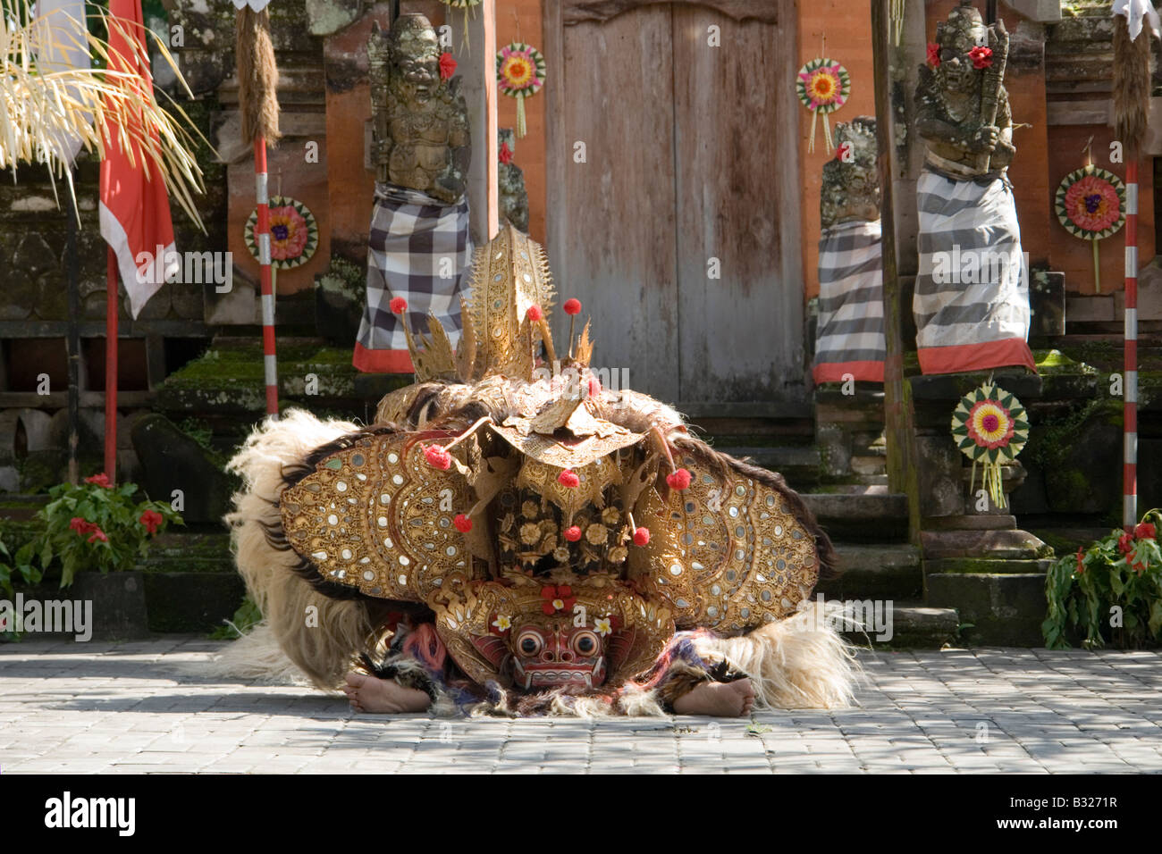 Il spettacolo di danza Barong, in Batubulan (Bali - Indonesia). Spectacle de danse Barong, à Batubulan (Bali - Indonésie). Foto Stock