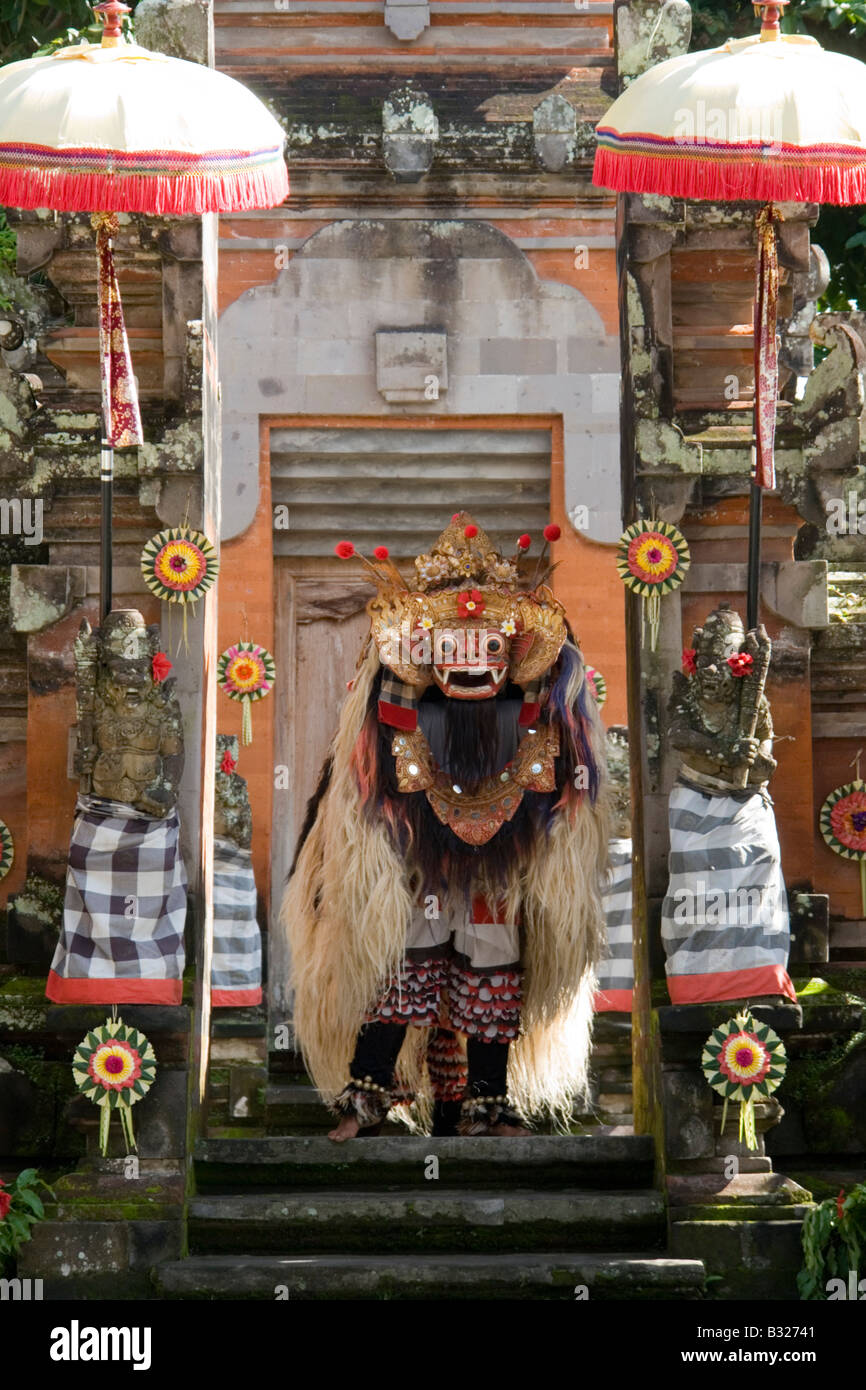 Il spettacolo di danza Barong, in Batubulan (Bali - Indonesia). Spectacle de danse Barong à Batubulan (Bali - Indonésie). Foto Stock